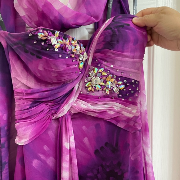 TONY BOWLS PROM style dress - Picture 3 of 5